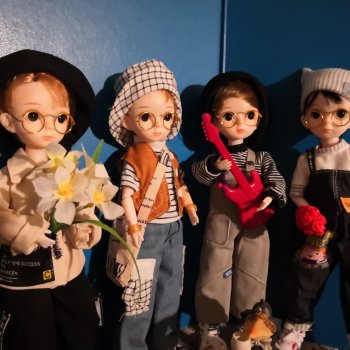 Поздравляем с прекрасным праздником Весны!!!