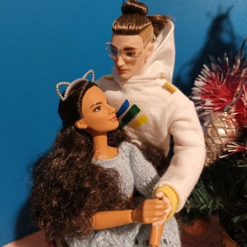 Мы ждём опять, как чуда, Рождества.