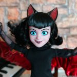 Мэвис. Вампирша.