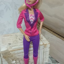 Шарнирная барби в аутфите Шарнирная барби в аутфите