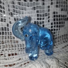 Слоник  из цветного стекла