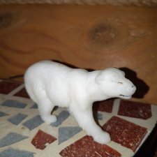 Белый мишка