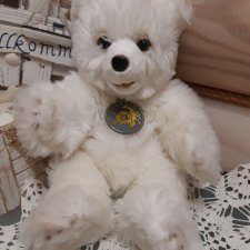 Белый мишка