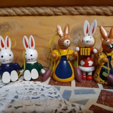 Зайчики дерево ,Германия