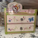 Комод для кукол и кукольных нудностей