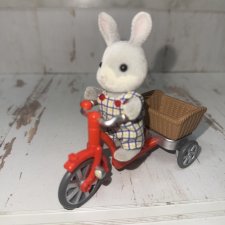 Сильвания Фэмилии зайчик на велосипеде