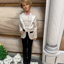 Кен с прошитыми волосами