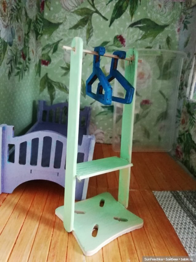 Кукольный дачный домик из коробок