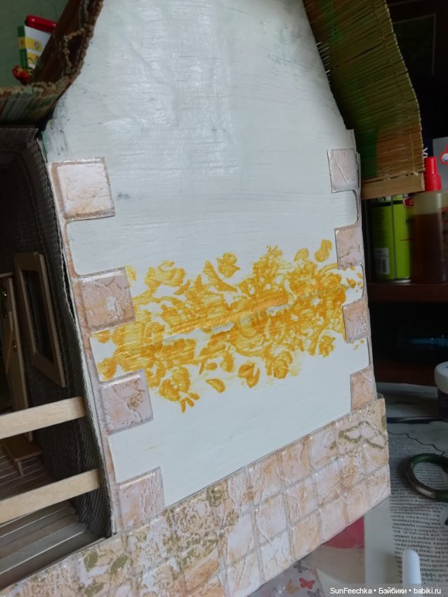 Кукольный дачный домик из коробок (фото 5)