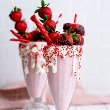 Клубнично - шоколадный коктейль