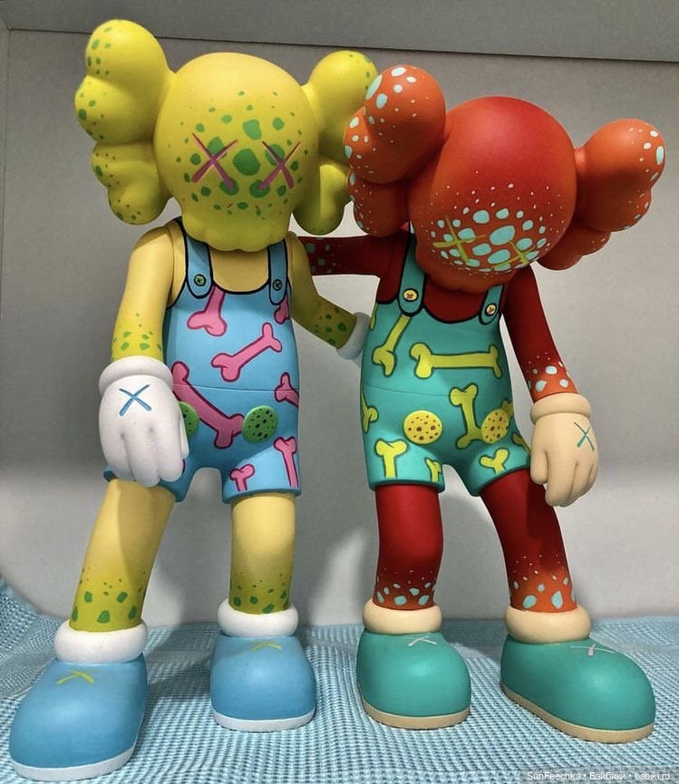 Kaws companion - интересный безликий персонаж (фото 9)