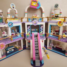 Лего -большой торговый центр.