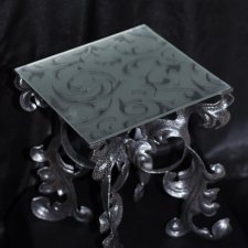 Элегантный столик для кукол