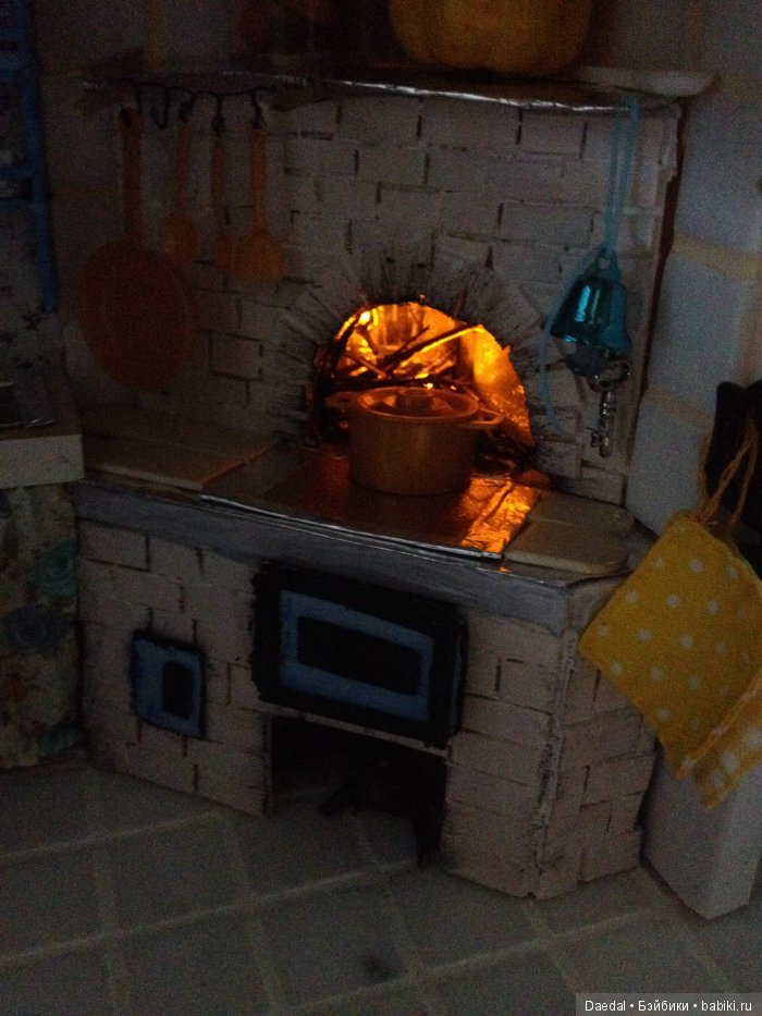 Наш новый домик из оконного откоса, румбокс. Продолжение