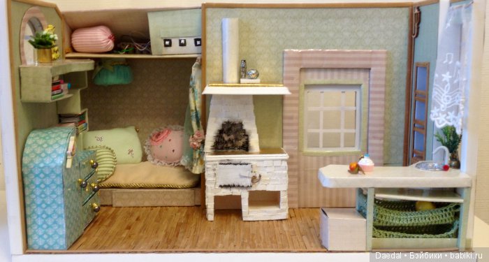 Еще один наш домик, все тот же оконный откос