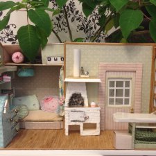 Еще один наш домик, все тот же оконный откос