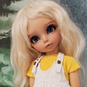 А вы часто переодеваете своих красоток?