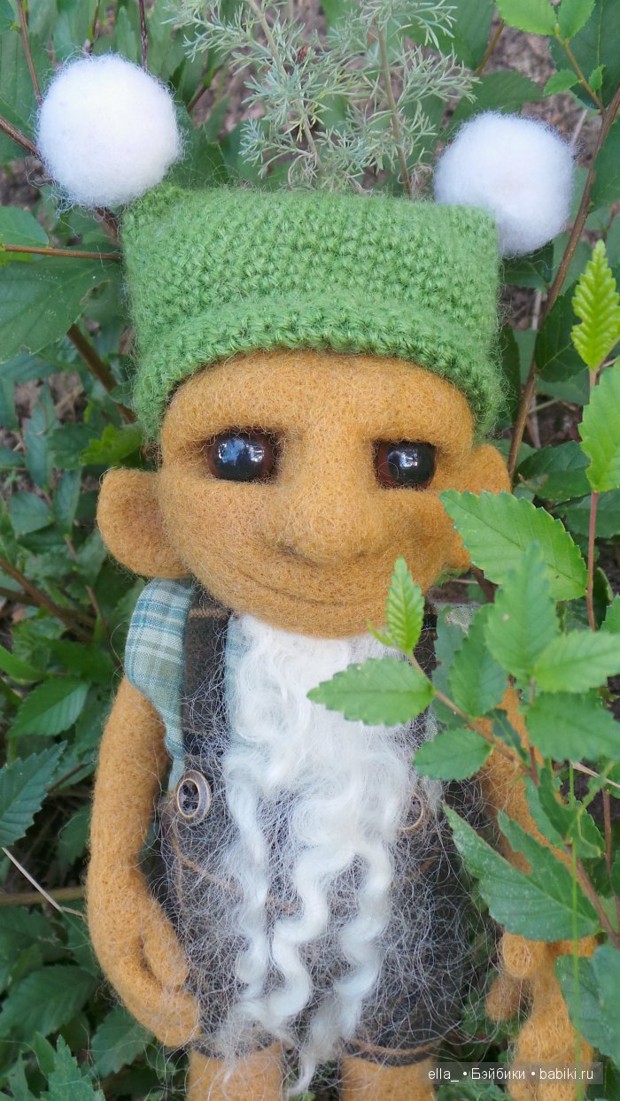 Кукла из шерсти - Гном живет в старинном парке (фото 2)