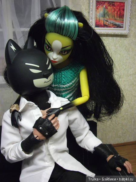 Шесть кошек и одна собачка