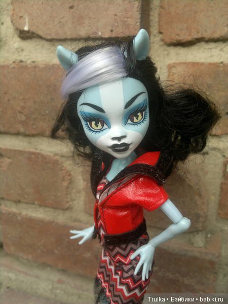 Шесть кошек и одна собачка (фото 8)