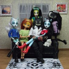 Шесть кошек и одна собачка