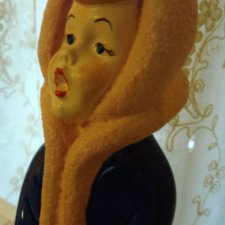 Винтажная статуэтка Девушка (колядки, Рождество)