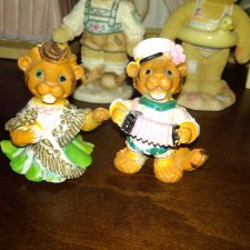 Пара маленьких тигрят