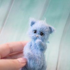 Котенок Том, игрушка вязанная спицами