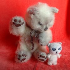 Реалистичная мягкая игрушка Кошечка с котенком