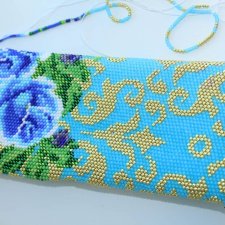 Сумочка растет в руках мастера