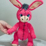 Ослик из плюша