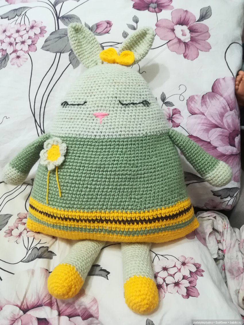 А теперь зайчики — Вязаные игрушки и амигуруми: крючком (фото 7)