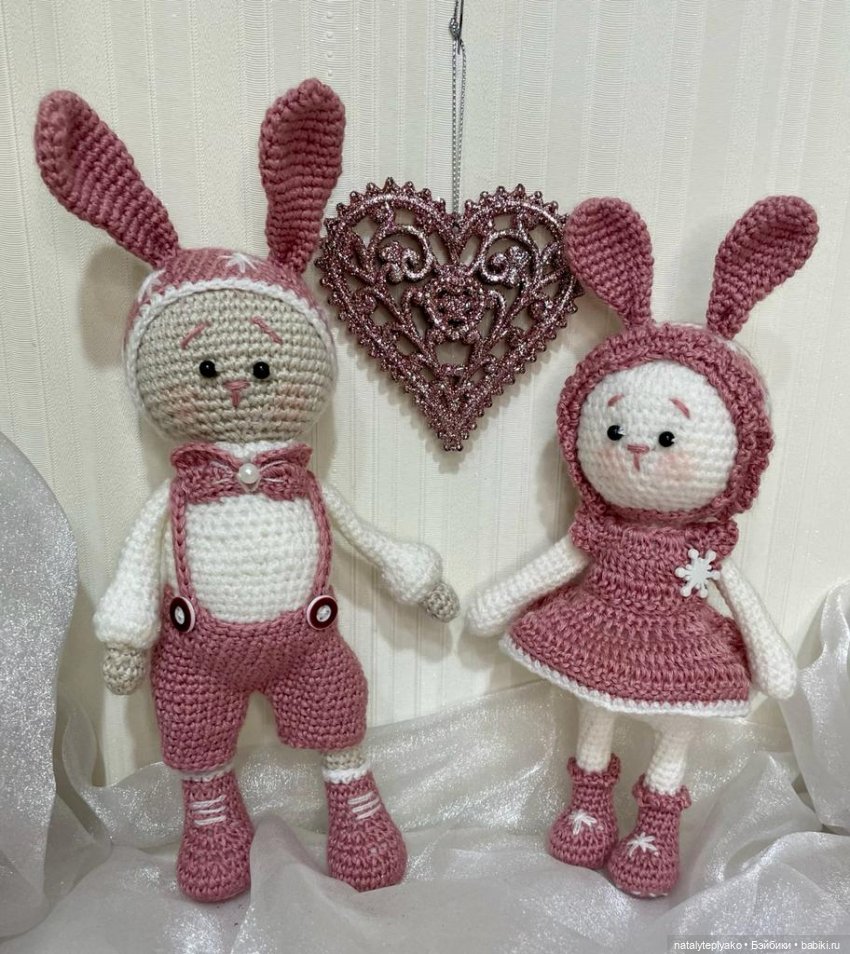 А теперь зайчики — Вязаные игрушки и амигуруми: крючком