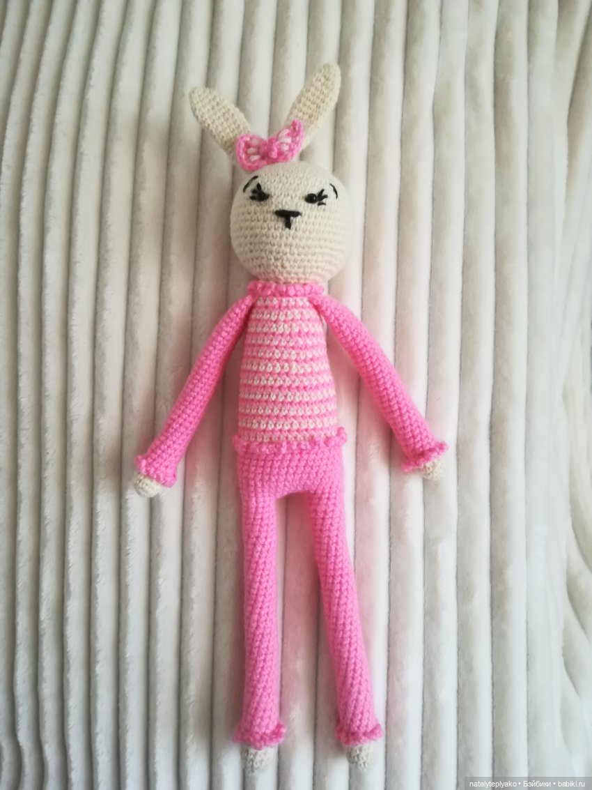 А теперь зайчики — Вязаные игрушки и амигуруми: крючком (фото 3)