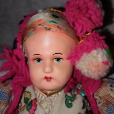 Старинная , антикварная кукла в венгерской ( мадьярской ) одежде .