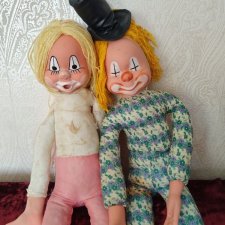 Клоуны с резиновыми конечностями