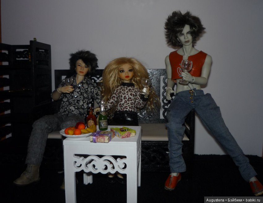 Спонтанный праздник в недоделанном румбоксе