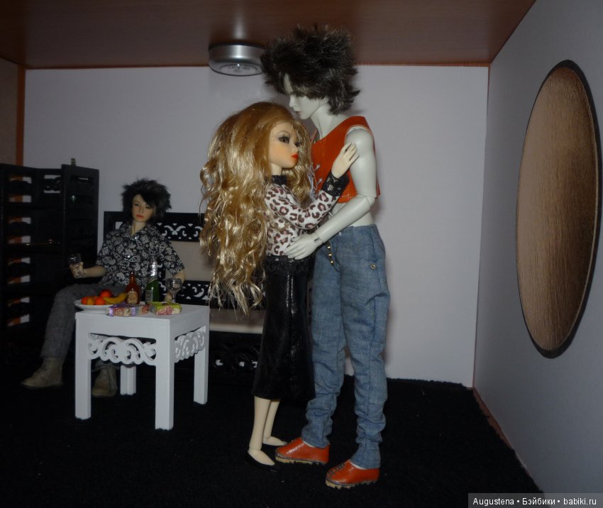 Спонтанный праздник в недоделанном румбоксе