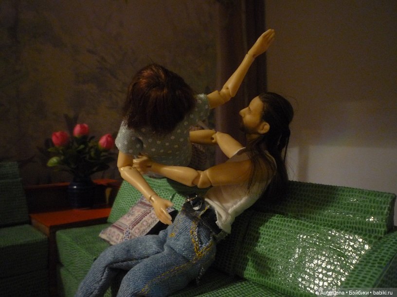 Большой диван для гостиной 1/12 | Бэйбики Большой диван для гостиной 1/12 (фото 6)