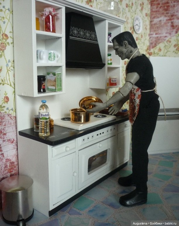 Обед в Счастливом Доме на костях