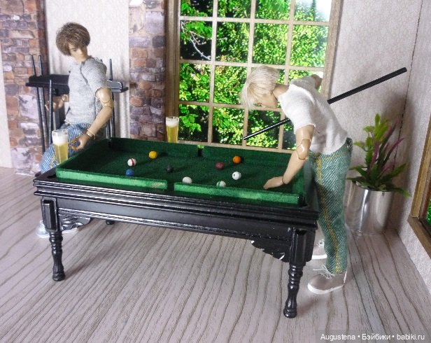 Счастливый Дом на костях. Бильярд