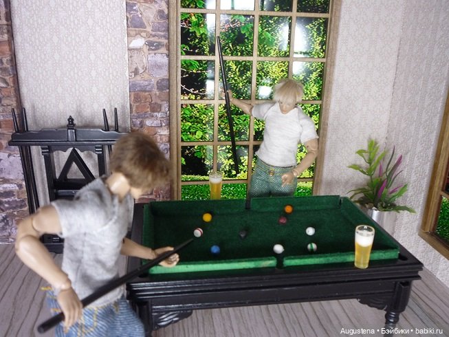 Счастливый Дом на костях. Бильярд