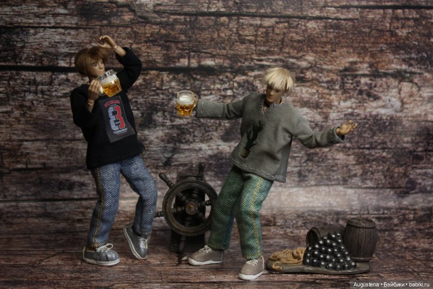 Мои пираты сегодня на борту " Летучего голландца"