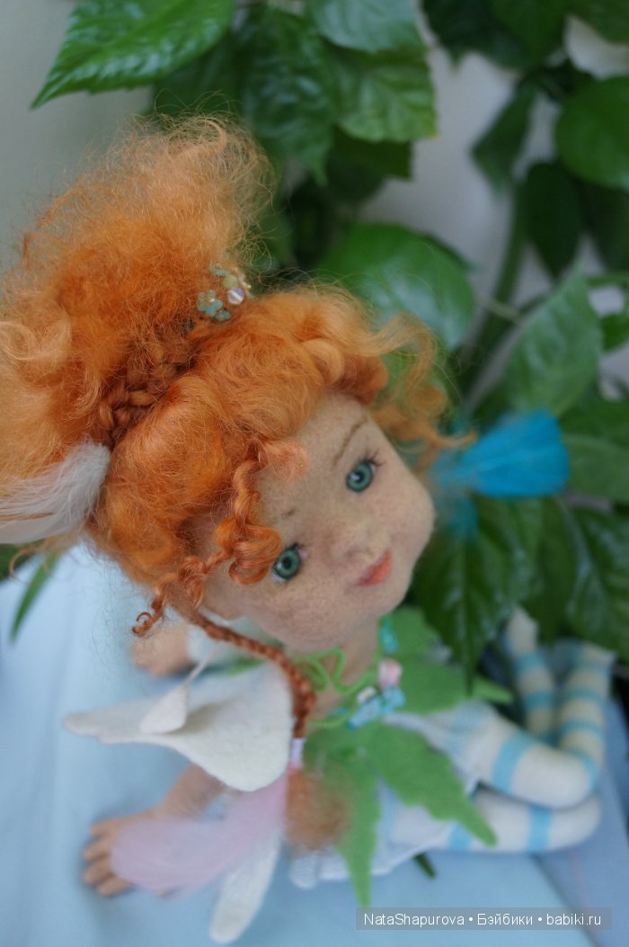 Куколка в технике сухого валяния на каркасе.Сидя 23 см. Куколка в технике сухого валяния на каркасе.Сидя 23 см.