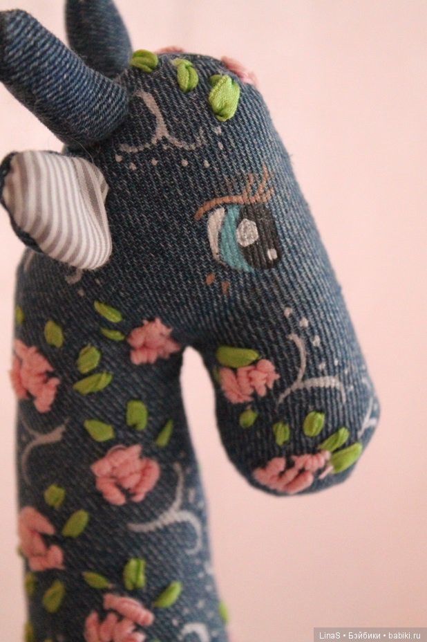 Викки, джинс и вышивка. Авторские игрушки своими руками | Бэйбики Викки, джинс и вышивка. Авторские игрушки своими руками (фото 7)