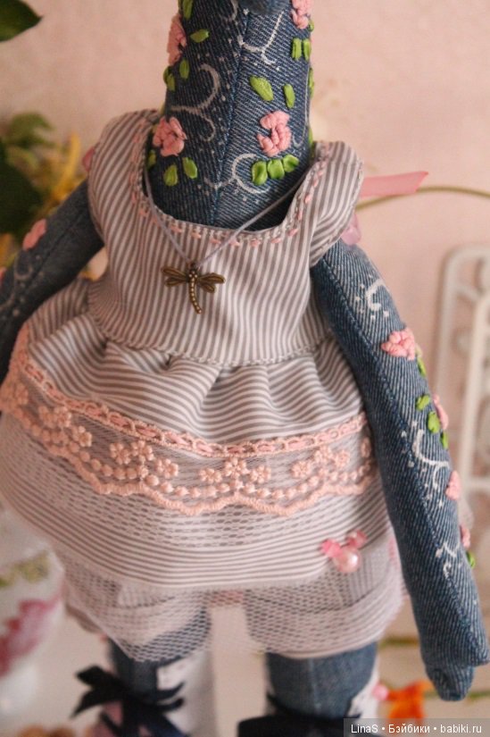 Викки, джинс и вышивка. Авторские игрушки своими руками | Бэйбики Викки, джинс и вышивка. Авторские игрушки своими руками (фото 5)