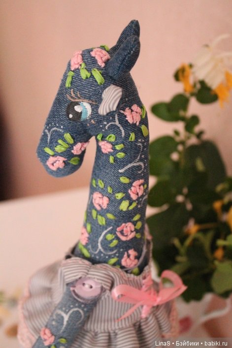 Викки, джинс и вышивка. Авторские игрушки своими руками | Бэйбики Викки, джинс и вышивка. Авторские игрушки своими руками (фото 4)