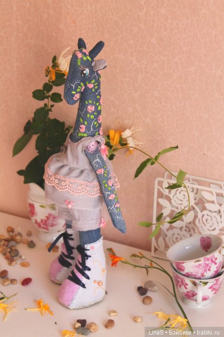 Викки, джинс и вышивка. Авторские игрушки своими руками | Бэйбики Викки, джинс и вышивка. Авторские игрушки своими руками