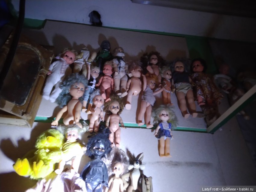 Сколько можно над куклами издеваться (фото 5)