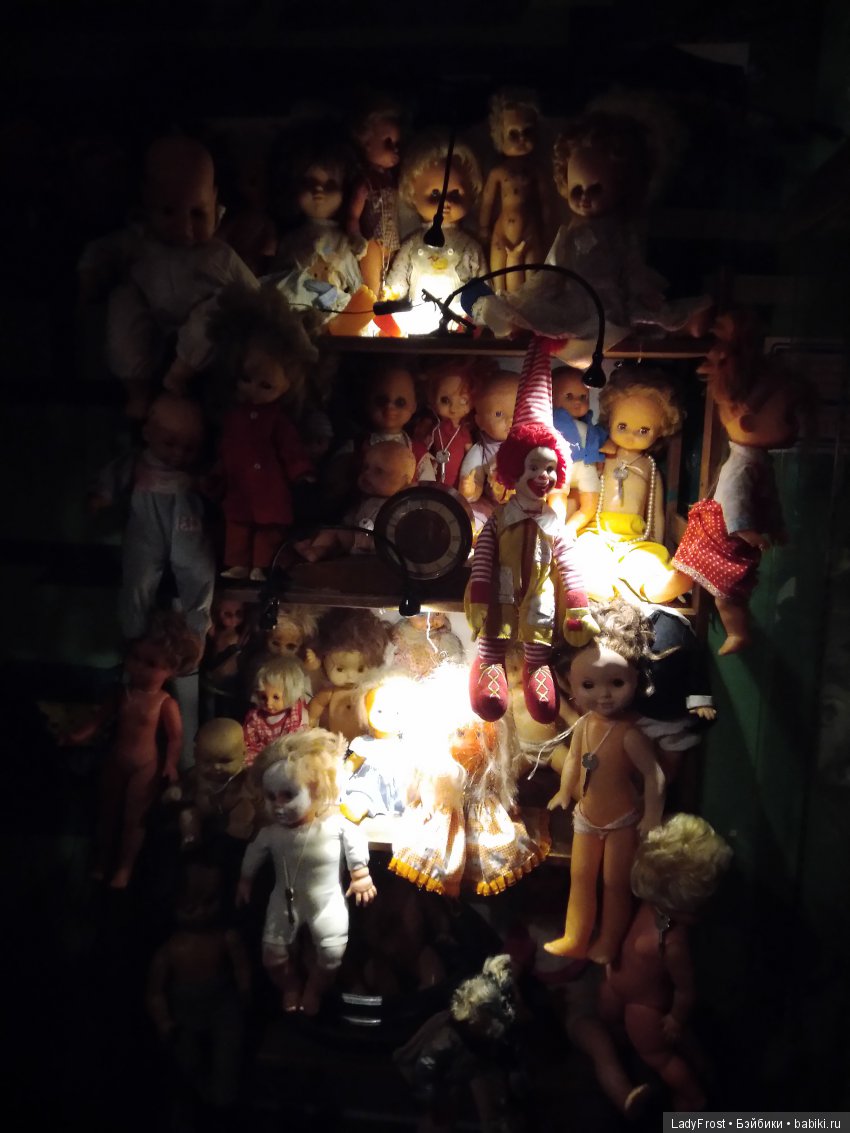 Сколько можно над куклами издеваться (фото 6)